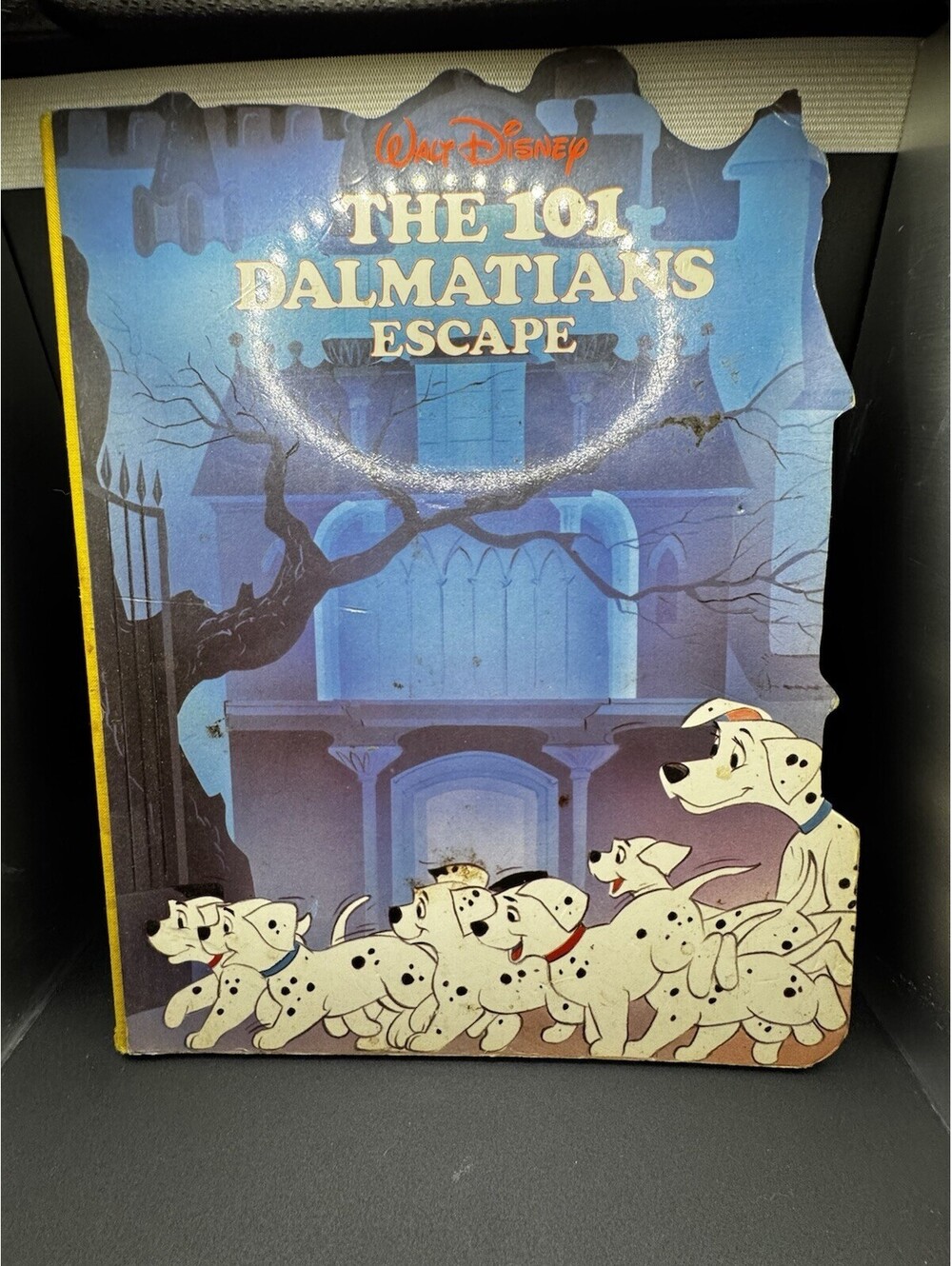 Walt Disney The 101 Dalmations Escape Twin Books Shaped Board Book 1988 K-Mart